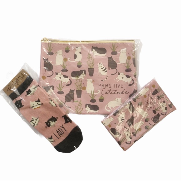 Karma Gifts set cat makeup bag/eyeglass case/socks NWT - Picture 2 of 12